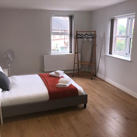 2 Bedroom Large First Floor Apartment With Free Parking Loughborough Eksteriør bilde