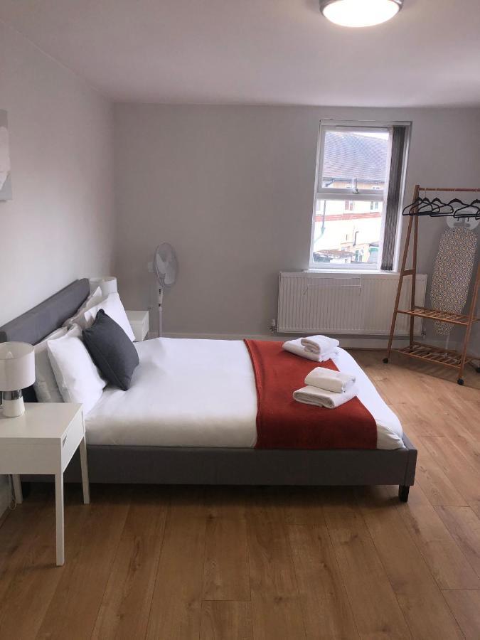2 Bedroom Large First Floor Apartment With Free Parking Loughborough Eksteriør bilde