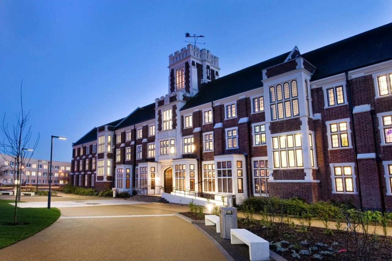 2 Bedroom Large First Floor Apartment With Free Parking Loughborough Eksteriør bilde